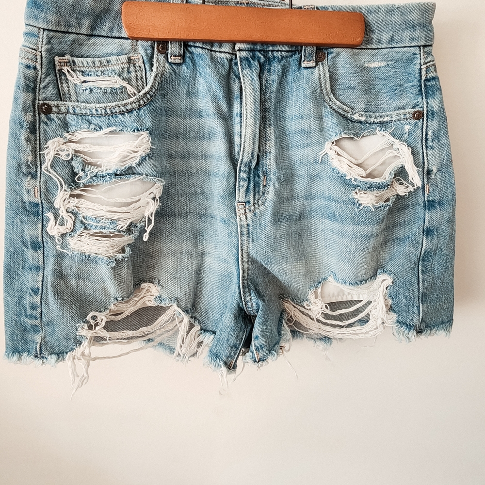 NWOT American Eagle Curvy Mom Short